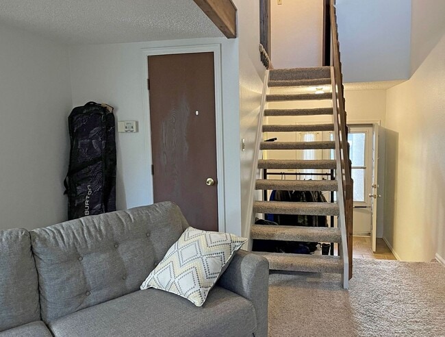 Building Photo - 2-Bedroom Townhome w/ Garage in Northeast Colo Springs