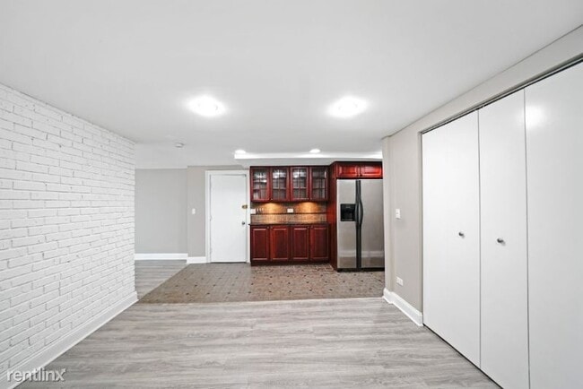 Building Photo - 2 br, 2 bath Condo - 1022 W Byron St G Unit G