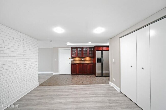 Foto del edificio - 2 br, 2 bath Condo - 1022 W Byron St G Unit G