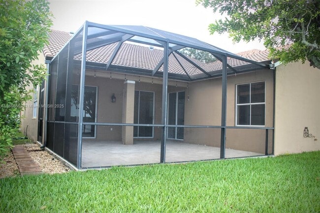 Building Photo - 959 Falling Water Rd