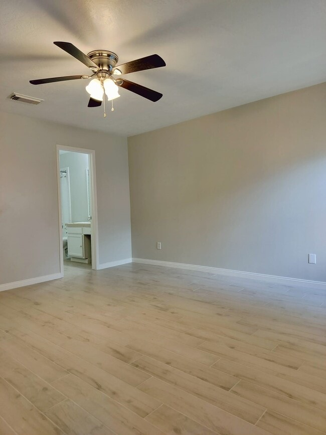 Building Photo - 21242 Linden House Ct