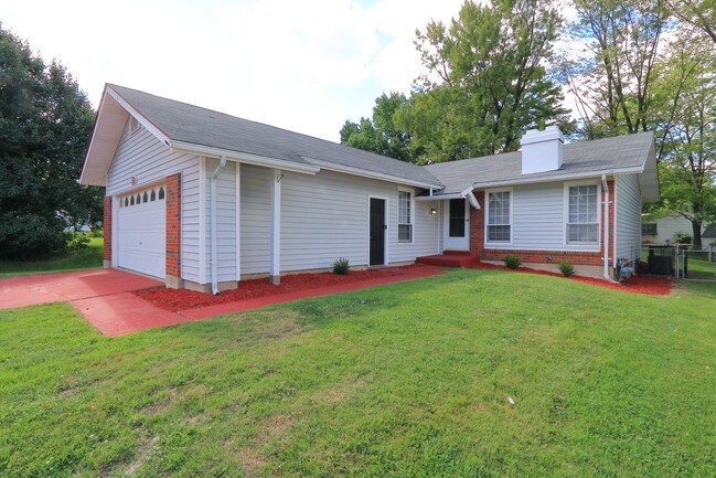Building Photo - 3325 Greenway Chase Dr