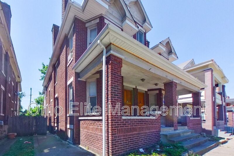 Primary Photo - 329 Chittenden Ave