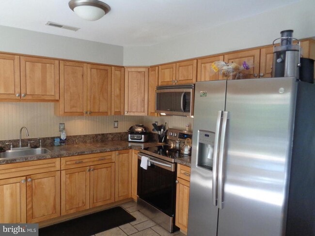 Building Photo - 102 Sunshine Lakes Dr