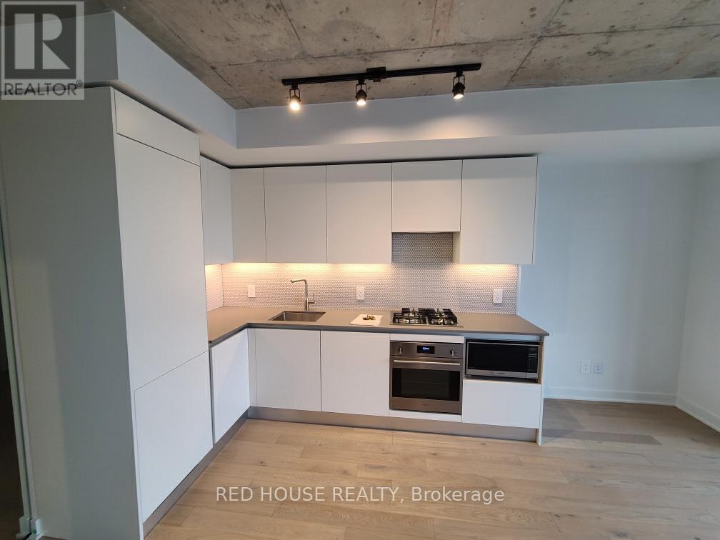 Primary Photo - 2720 Dundas St W