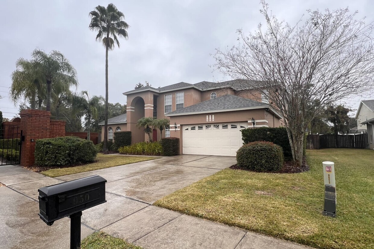 Foto principal - 950 Longwood Club Pl
