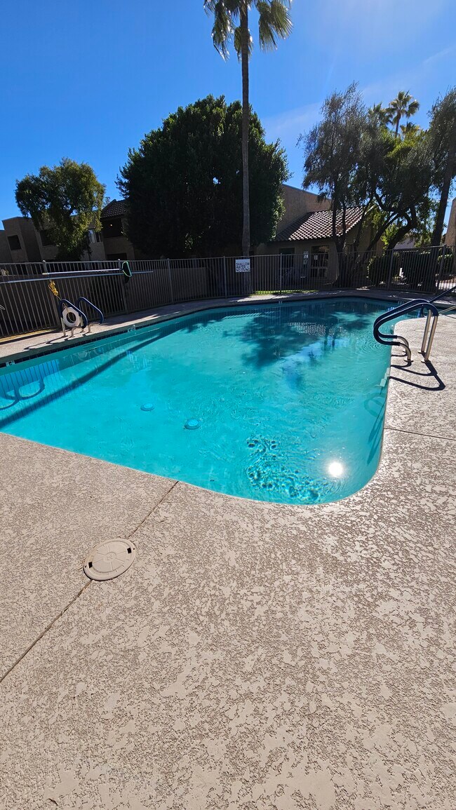 Foto del edificio - 5877 N Granite Reef Rd
