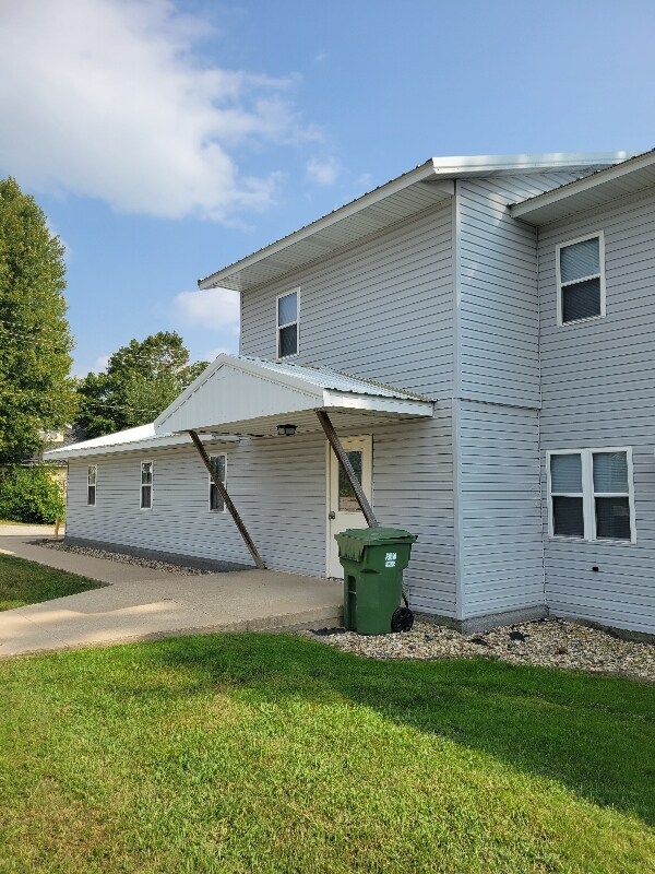 Primary Photo - 720 Pine St