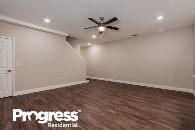 Building Photo - 92 Eleven Oaks Cir