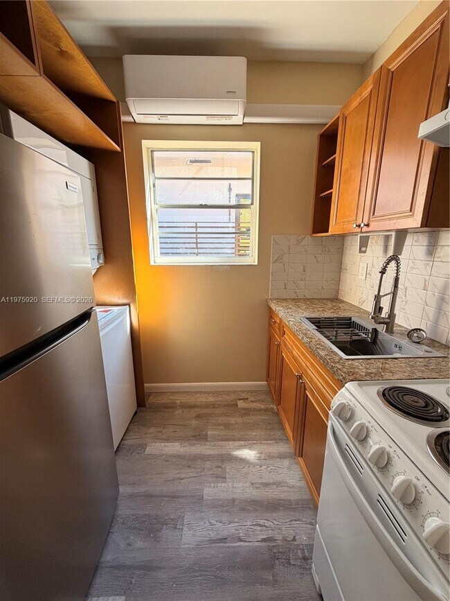 Foto del edificio - 1043 NW 2nd St