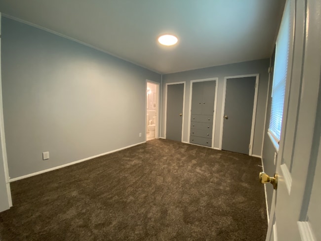 Building Photo - 404 W 27th St