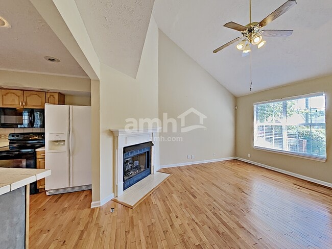 Building Photo - 2741 Riverbend Drive