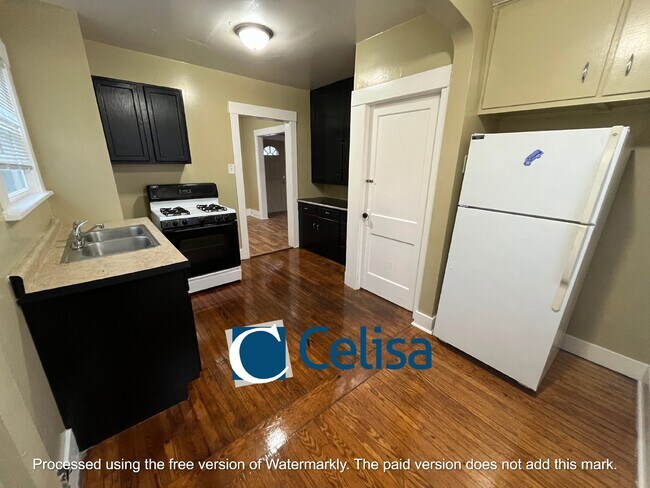 Building Photo - 446 Lexington Ave