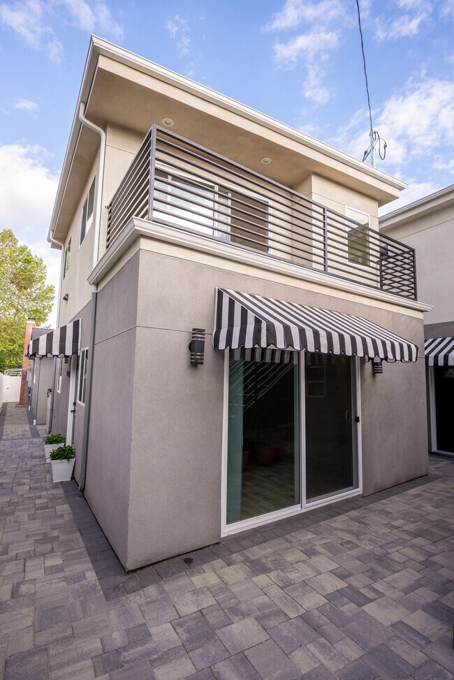 Foto del edificio - 1637 N Allen Ave