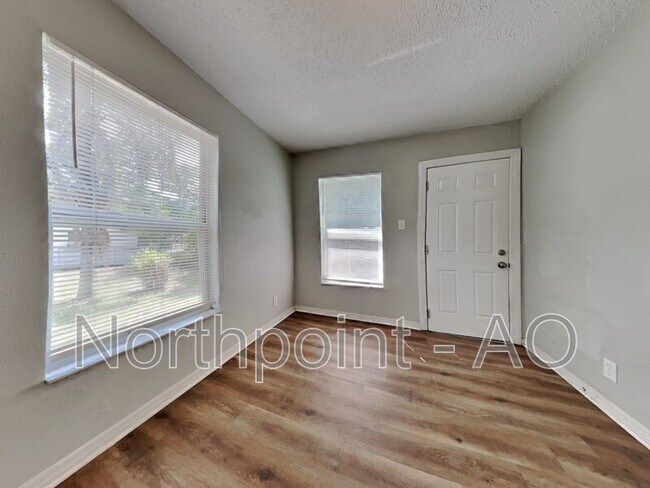 Foto del edificio - 5606 N 34th St