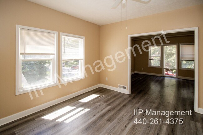 Foto del edificio - 3297 W 110th St