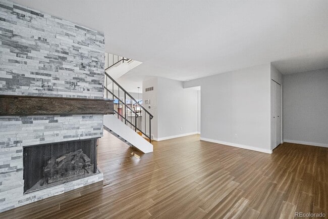 Foto del edificio - 638 S Youngfield Ct