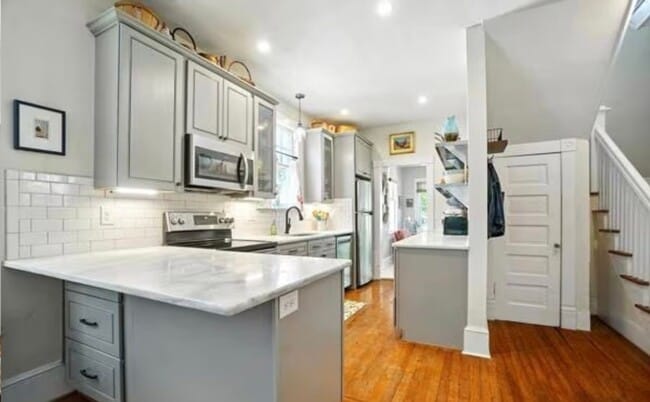 Foto del edificio - 307 S Oakum St