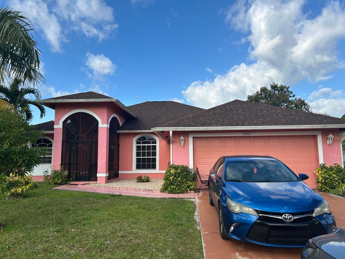 Foto principal - 1732 SW Alegre St