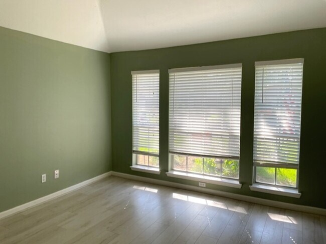 Foto del edificio - 7114 Glen Rosa Dr