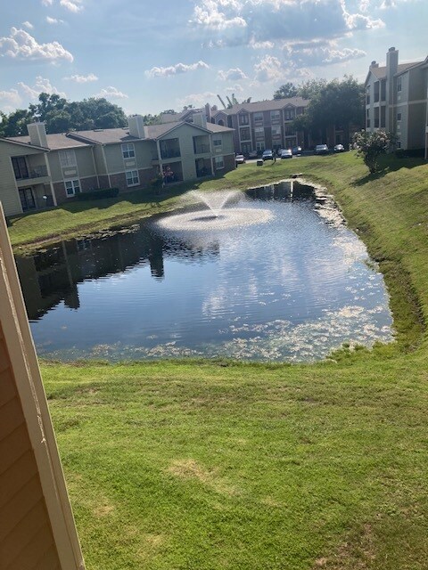 Outside View - 2550 N Alafaya Trl