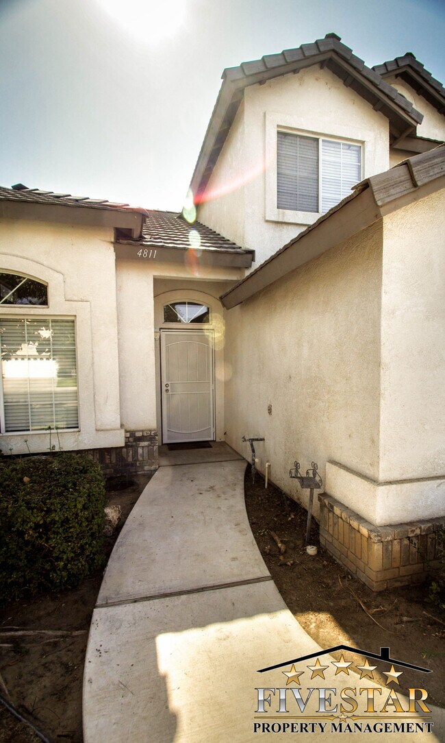 Foto del edificio - 4811 Marsh Hawk Dr