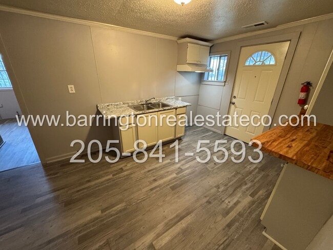 Building Photo - 4552 Edwards St