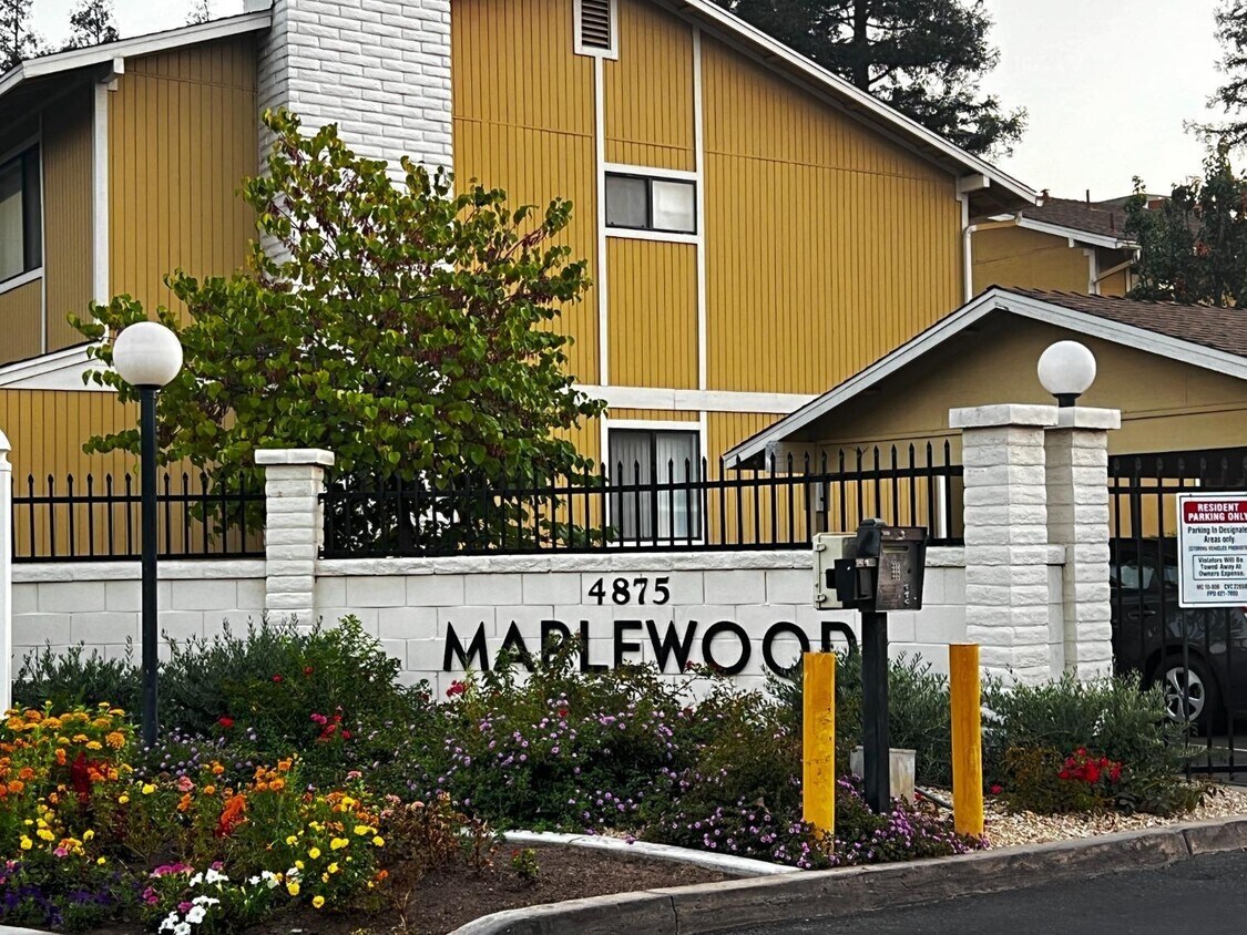 Primary Photo - 4875 N Backer Ave