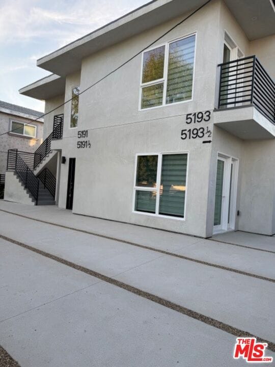 Foto del edificio - 5193-5193 Lindley Ave