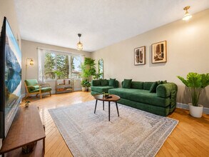 Building Photo - 813-868 68 Ave SW