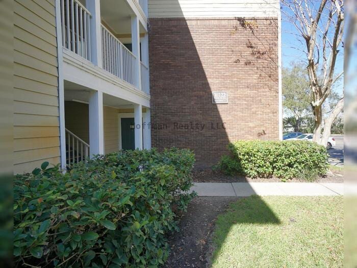 Beautiful 2-Bedroom Condo with Lake Views in Carrollwood - Beautiful 2-Bedroom Condo with Lake Views in Carrollwood