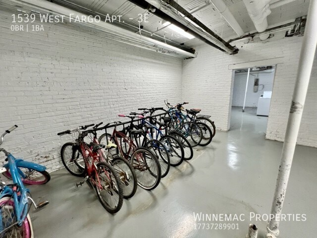 Building Photo - 1539 W Fargo