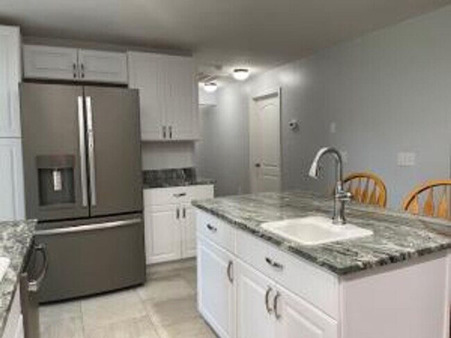 Building Photo - 3 Bedroom 2 Bath Single Family Home - Wadm...