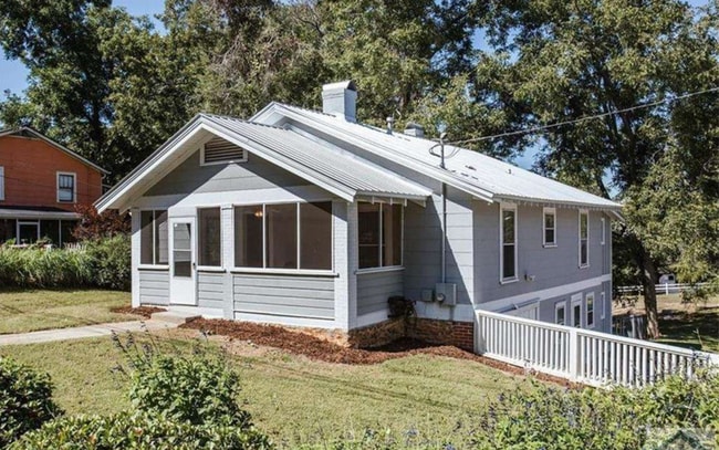 3 Bedroom 3 Bathroom near downtown Athens - 1 bedroom available - 3 Bedroom 3 Bathroom near downtown Athens - 1 bedroom available House