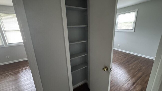Foto del edificio - 457 Hickory Ridge Dr