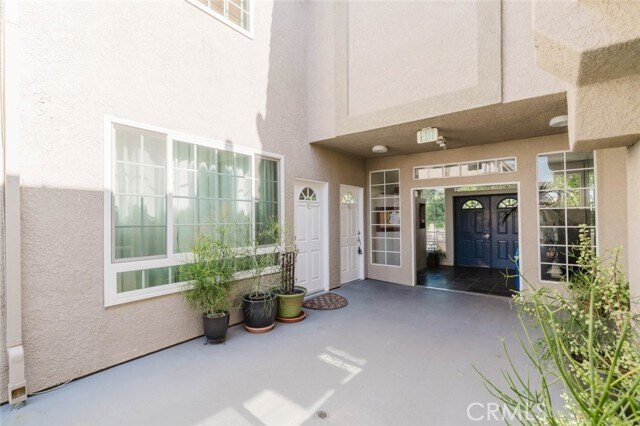 Foto del edificio - 18347 Saticoy St