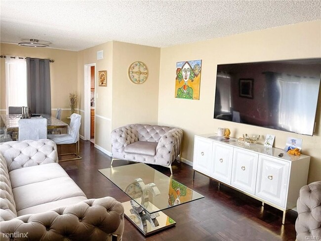 Foto del edificio - 3 br, 2 bath House - 8142 White Oak Ave