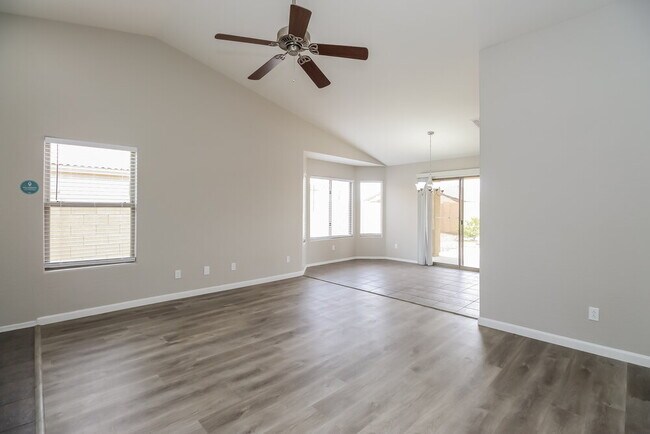Foto del edificio - 3741 S Brighton Ln