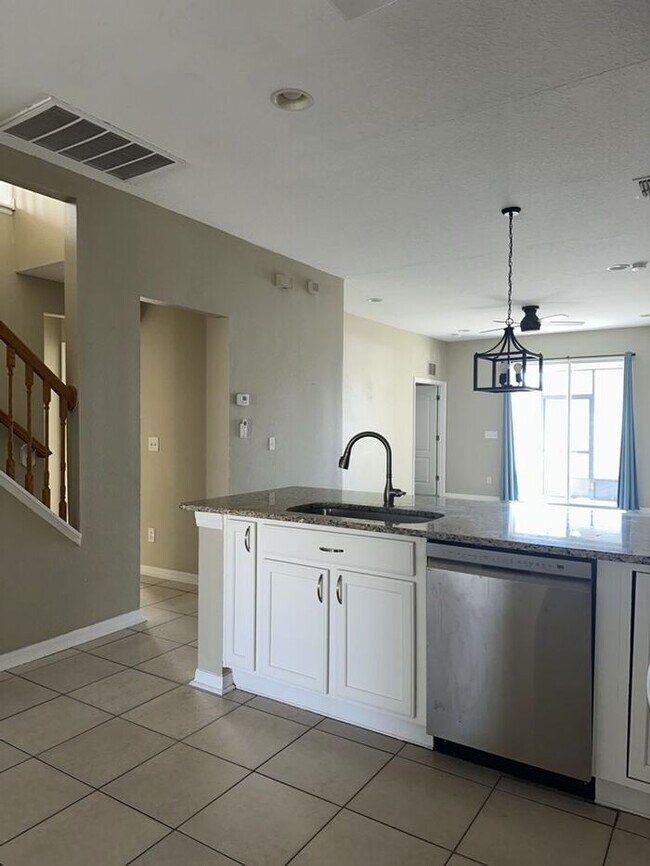 Foto del edificio - PALM COVE - 4/3 WITH ADDITIONAL DEN AND UPSTAIRS LOFT