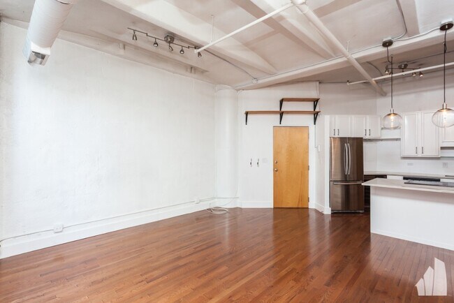 Building Photo - 801 S Wells St