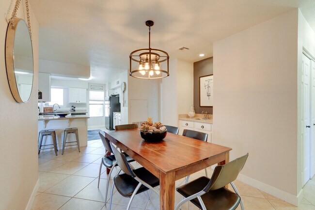 Foto del edificio - 8787 E Mountain View Rd