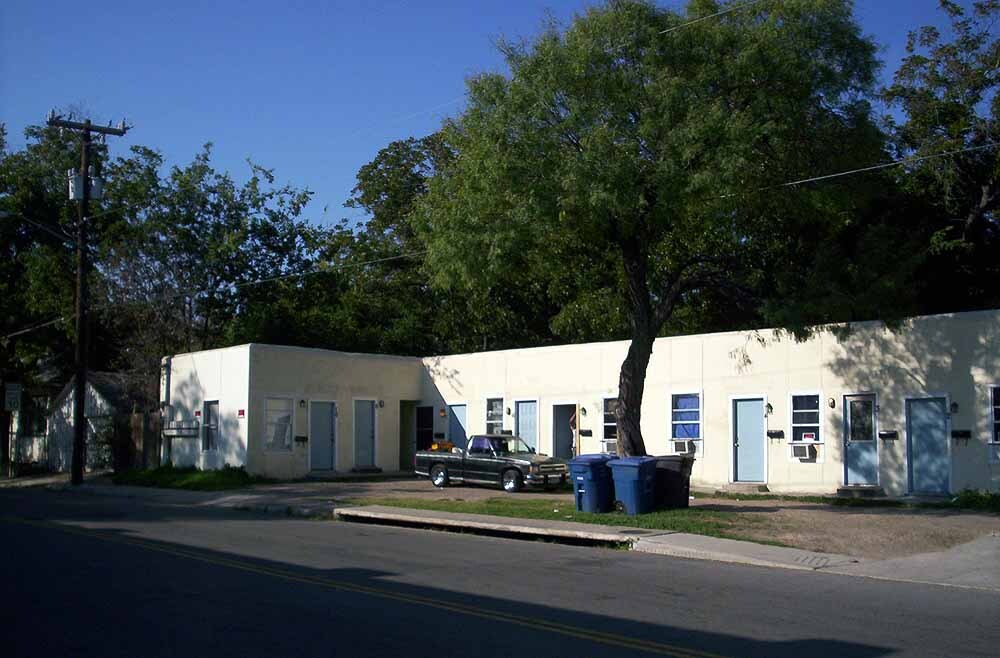 Foto principal - 2350 E Houston St