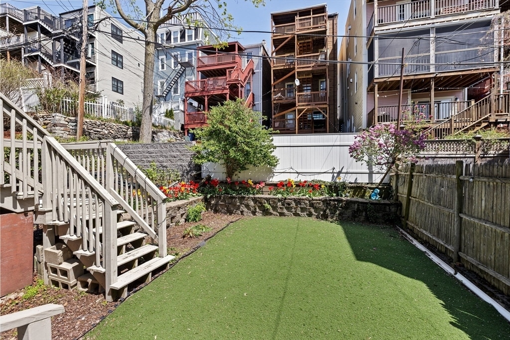 Primary Photo - 58 Gates St