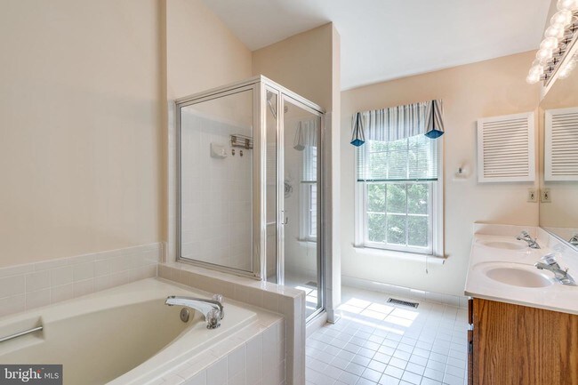 Foto del edificio - 46907 Rabbitrun Terrace