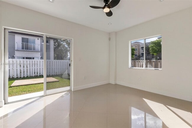 Foto del edificio - 2897 SW 129th Way