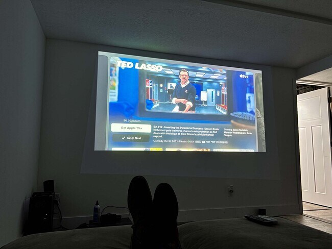 Building Photo - 880 E 200 N