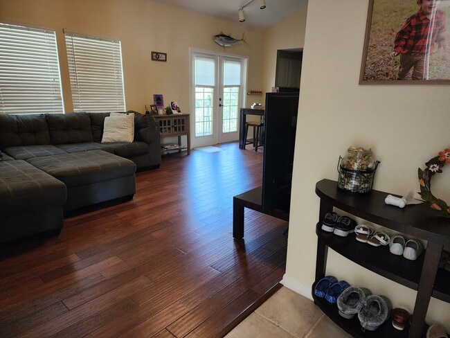 Entrada - 4833 SW 91st Ter