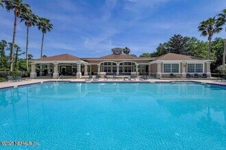 Building Photo - 10550 Baymeadows Rd