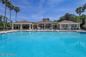 Building Photo - 10550 Baymeadows Rd