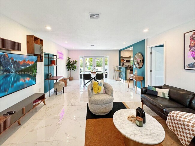 Foto del edificio - 1424 NE 118th St